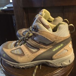 Women’s 8.5 vasque hiking boots . Paid $120 used 1
